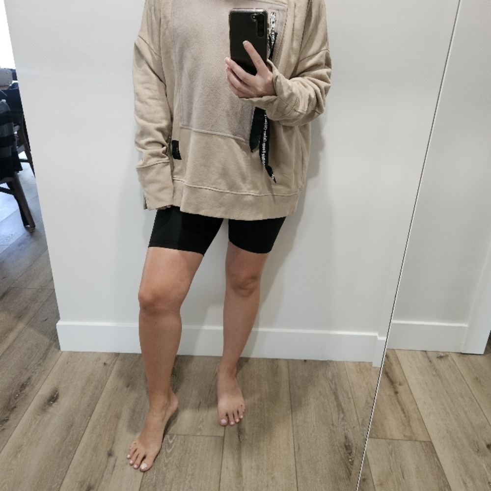 Stylish Beige Sweater with Zipper Detail